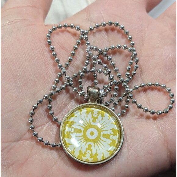 Floral Fairycore White And Yellow Cabochon Pendant Necklace - Picture 4 of 5